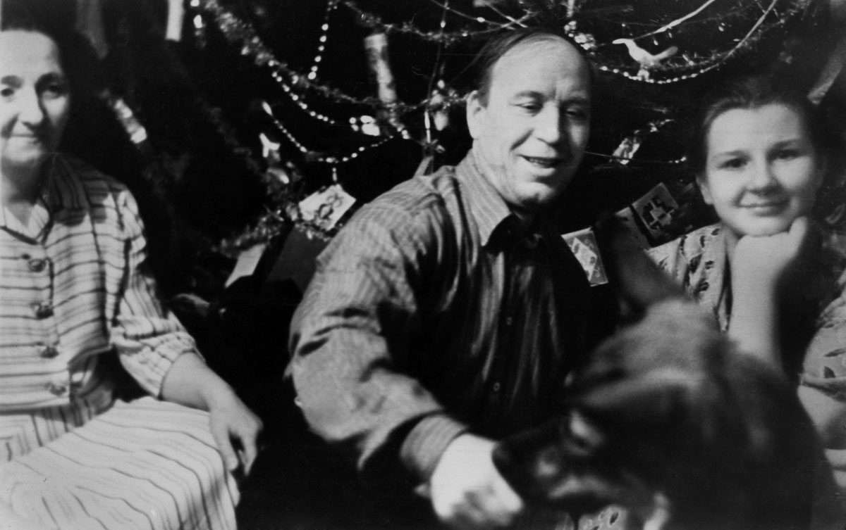 Встреча Нового 1957 года («Муся, Вася, Туся и Рекс»)