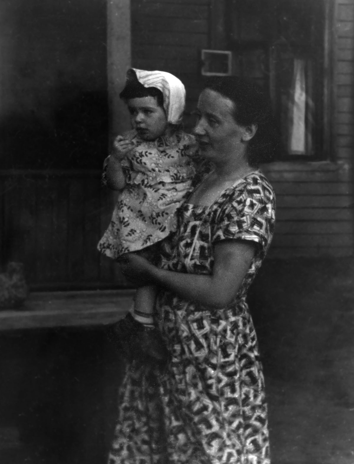 Екатерина Яковлевна с дочкой Любой, 1960 год