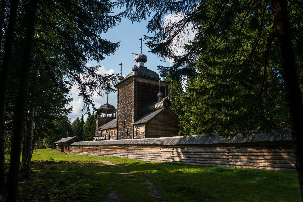 Ильинский погост (VIII век), остров Малый Ильинский, о. Водлозеро, автор Павел Скопец