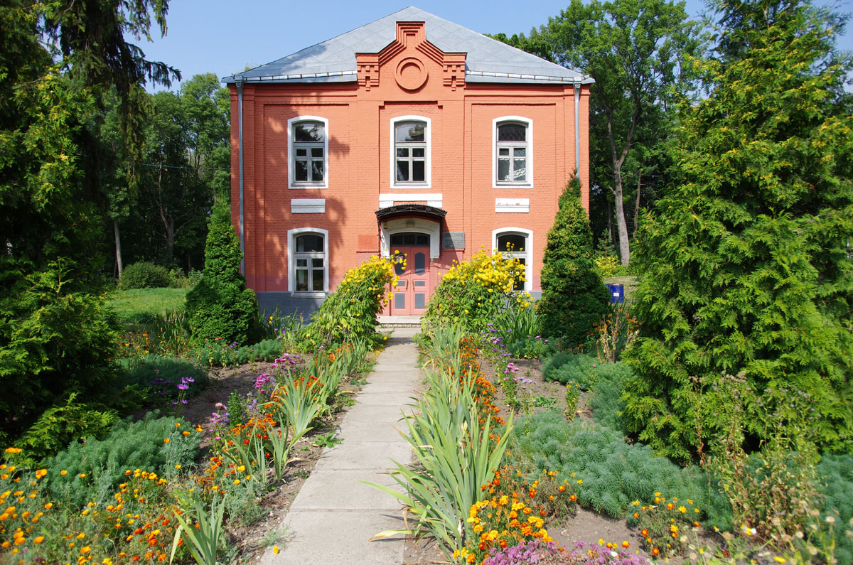 В музее С.Н. Худекова